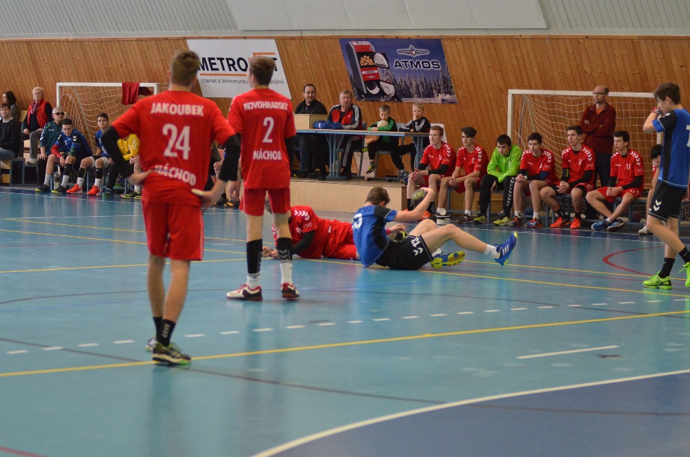15.kolo II.ligy MLD: Sokol Bělá - TJ Náchod 32:26 ( 15:13 ) - fotka 5