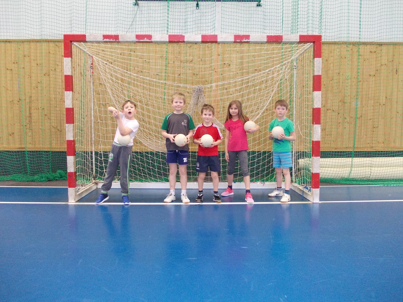 Sportovní dopoledne s házenou - 29.3. 2017 - fotka 5