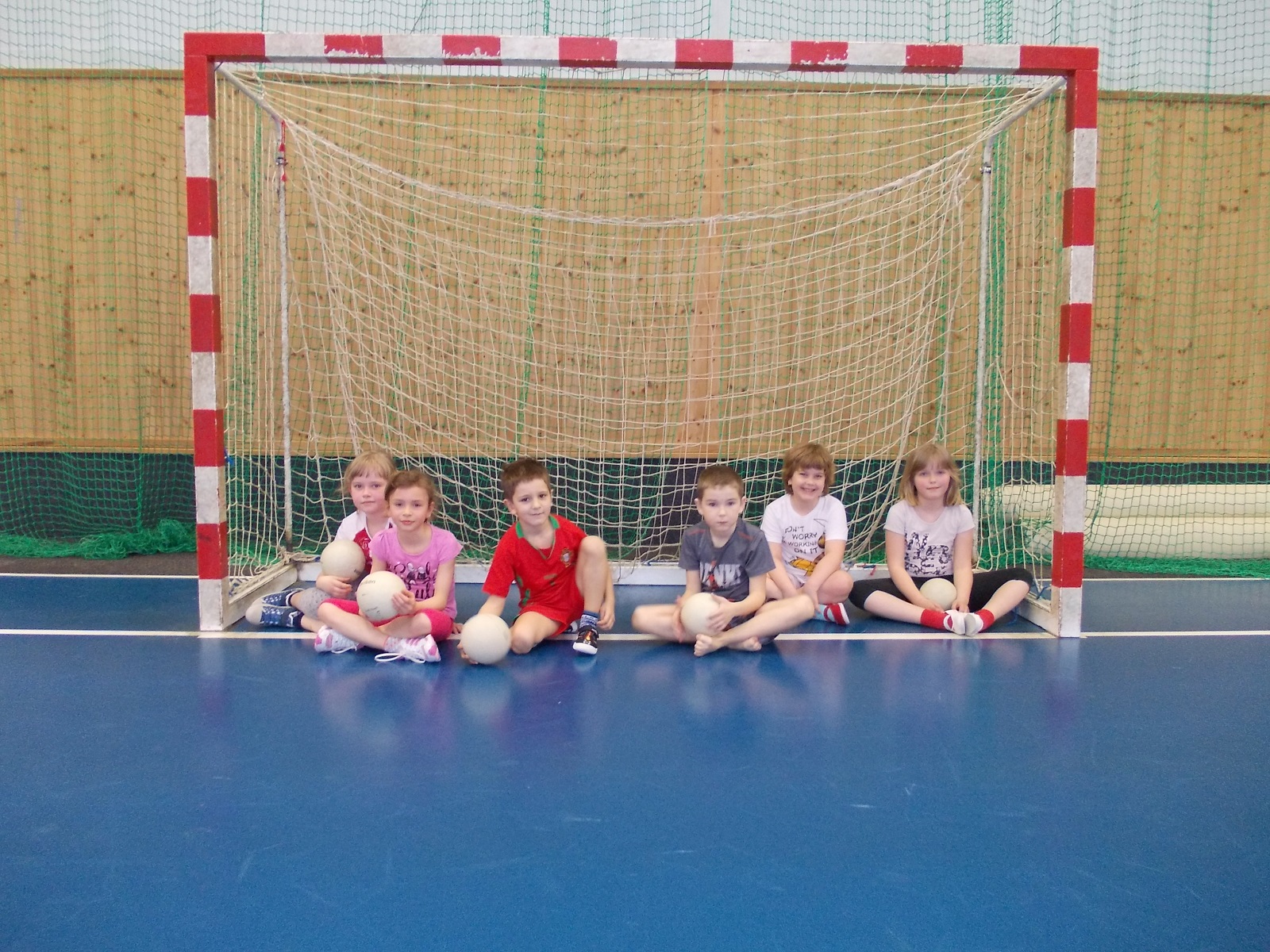 Sportovní dopoledne s házenou - 29.3. 2017 - fotka 7