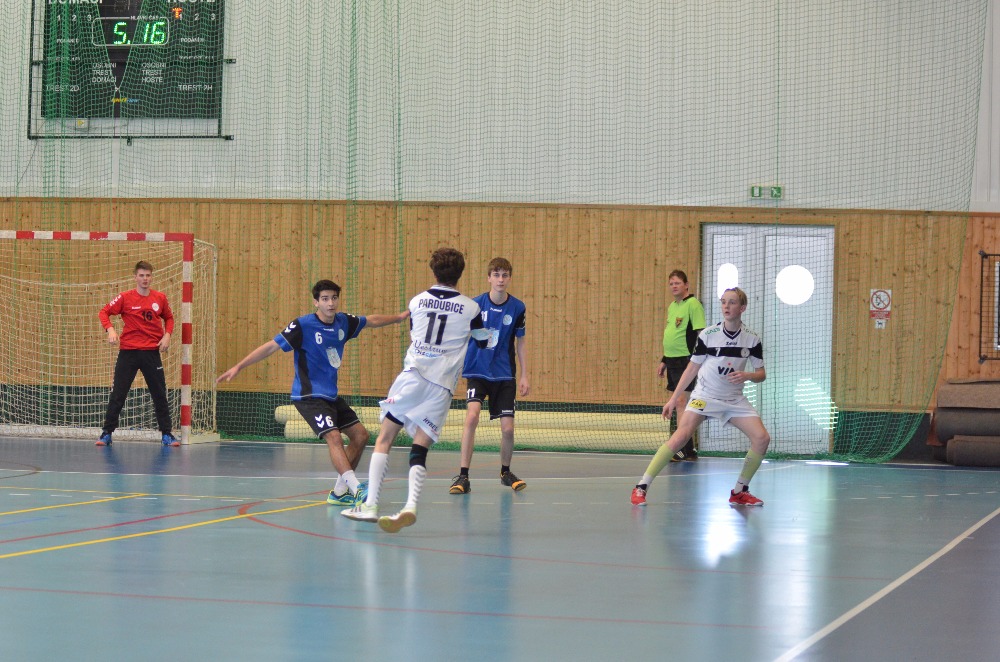 18.kolo II.ligy MLD: Sokol Bělá - Pardubice 28:29 ( 13:14 ) - fotka 10