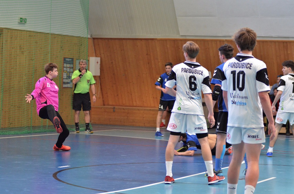 18.kolo II.ligy MLD: Sokol Bělá - Pardubice 28:29 ( 13:14 ) - fotka 15