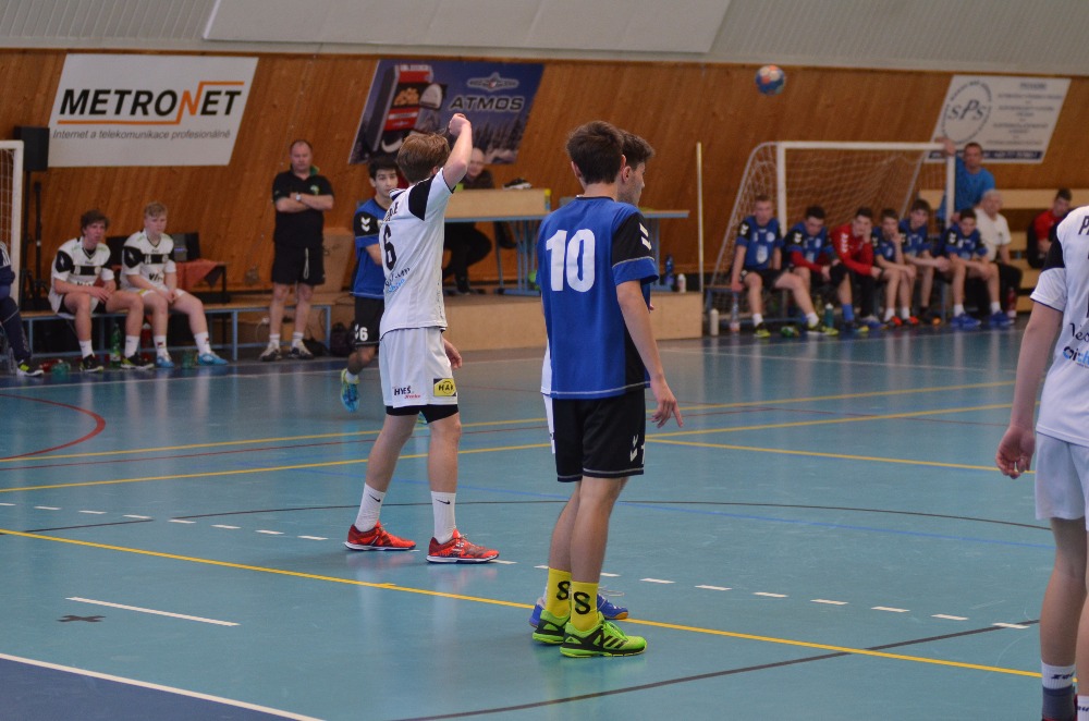 18.kolo II.ligy MLD: Sokol Bělá - Pardubice 28:29 ( 13:14 ) - fotka 20