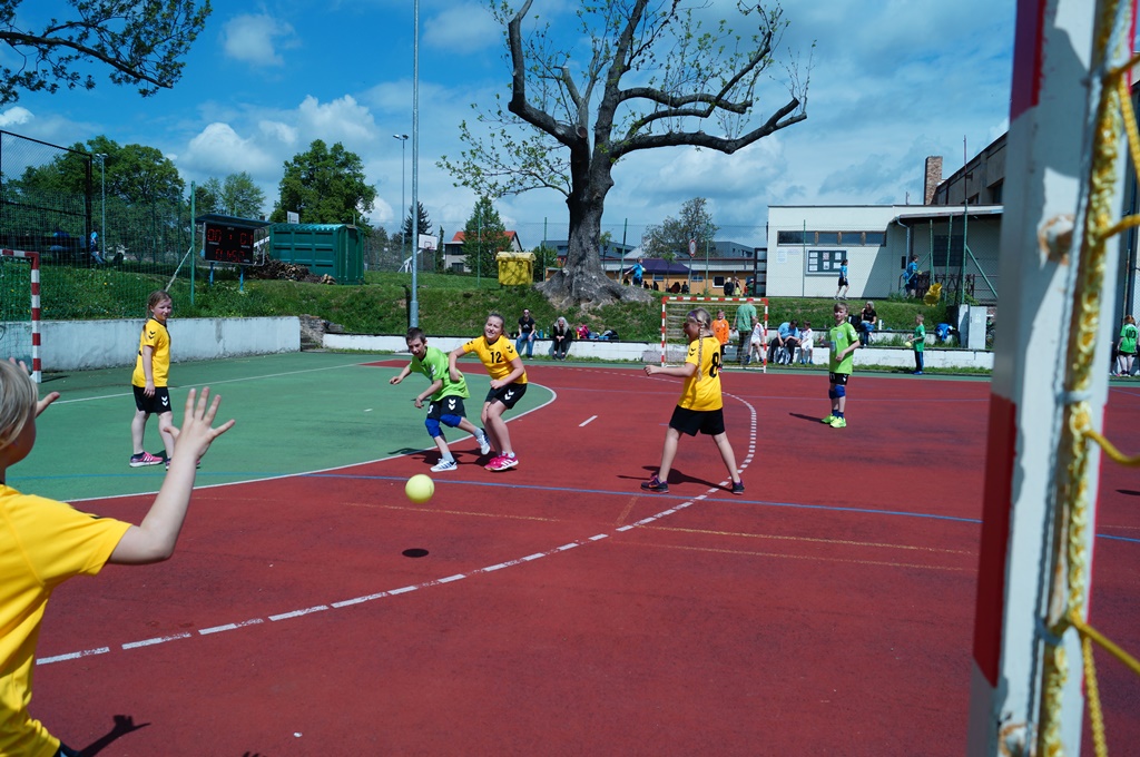 Turnaj mini 4+1 Kutná Hora 13.5.2017 - fotka 11