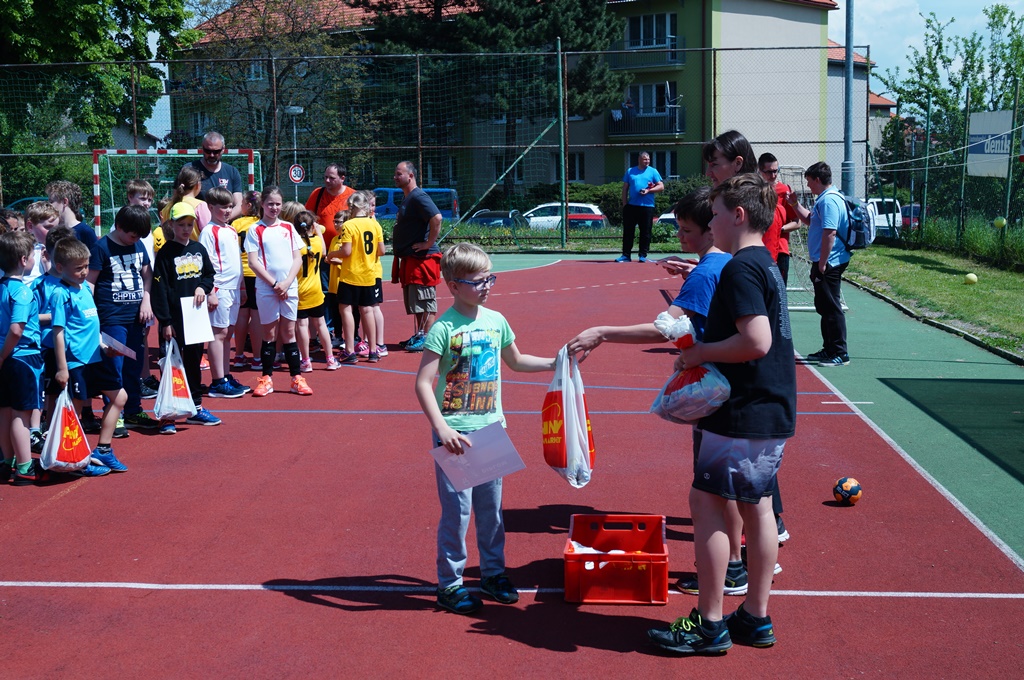 Turnaj mini 4+1 Kutná Hora 13.5.2017 - fotka 2