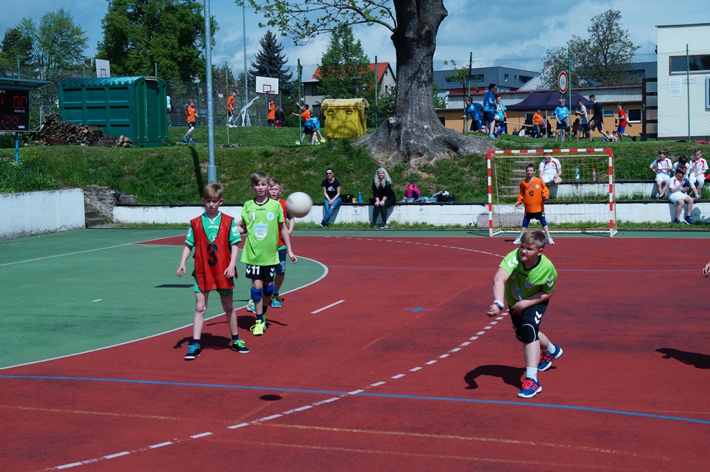 Turnaj mini 4+1 Kutná Hora 13.5.2017 - fotka 9