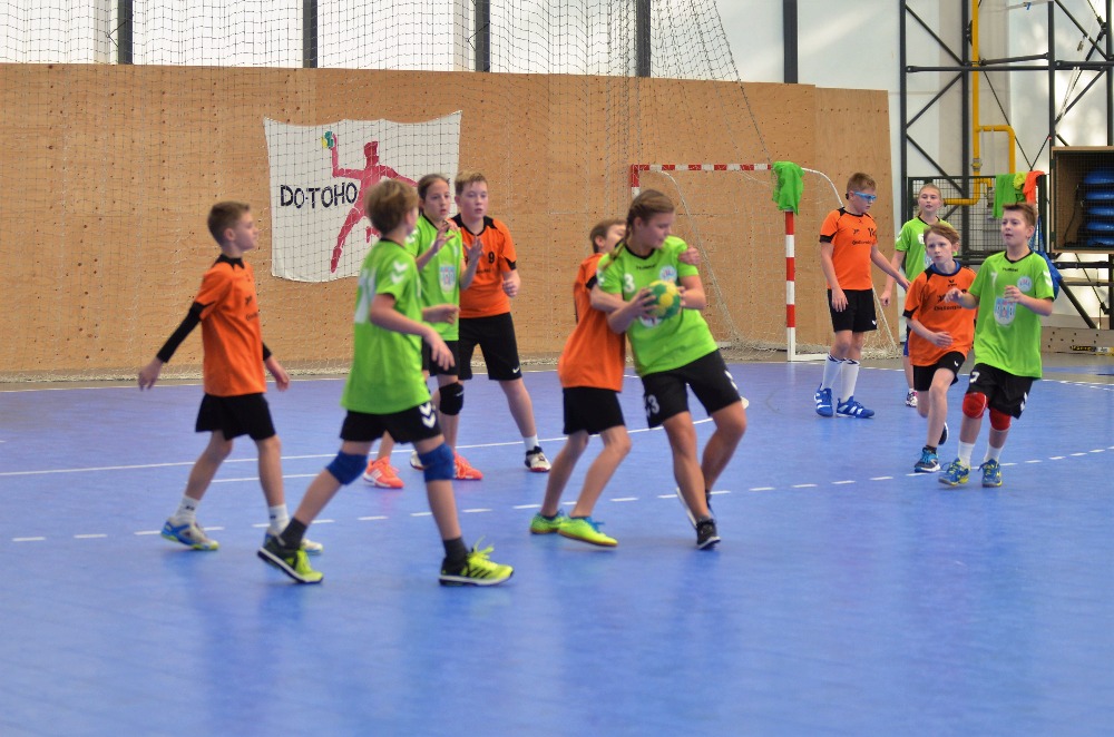 Turnaj ml.ž.Úvaly 14.10.2017 - fotka 4