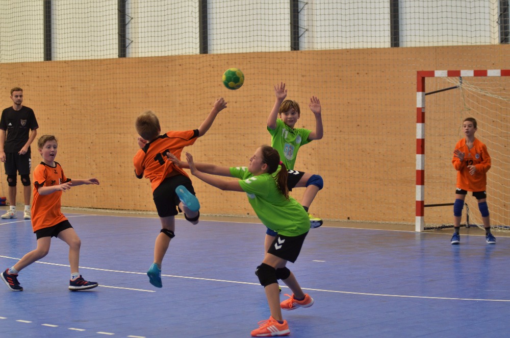 Turnaj ml.ž.Úvaly 14.10.2017 - fotka 7