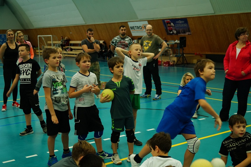 Vánoční besídka nejmladších házenkářů - fotka 10