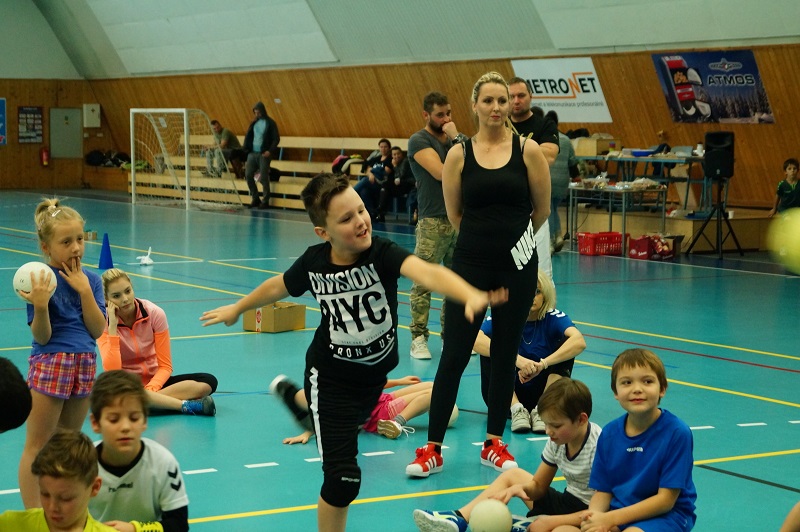 Vánoční besídka nejmladších házenkářů - fotka 12