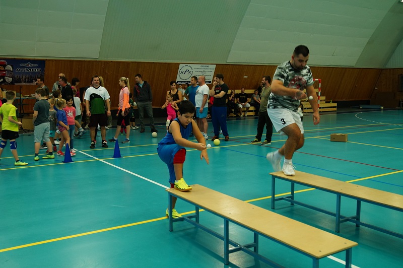 Vánoční besídka nejmladších házenkářů - fotka 17