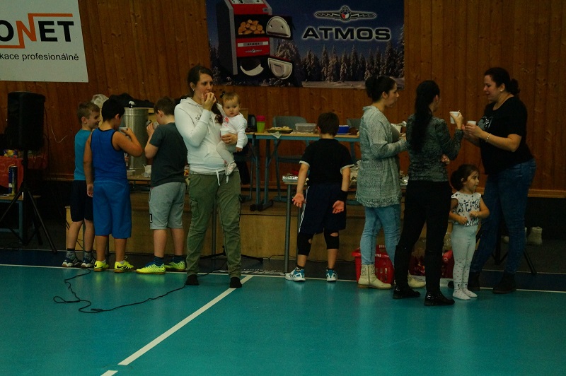 Vánoční besídka nejmladších házenkářů - fotka 20