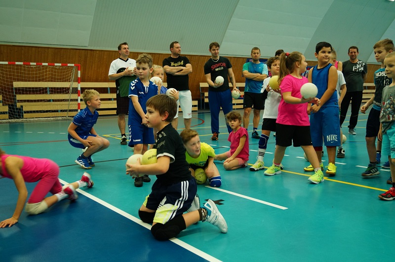 Vánoční besídka nejmladších házenkářů - fotka 6