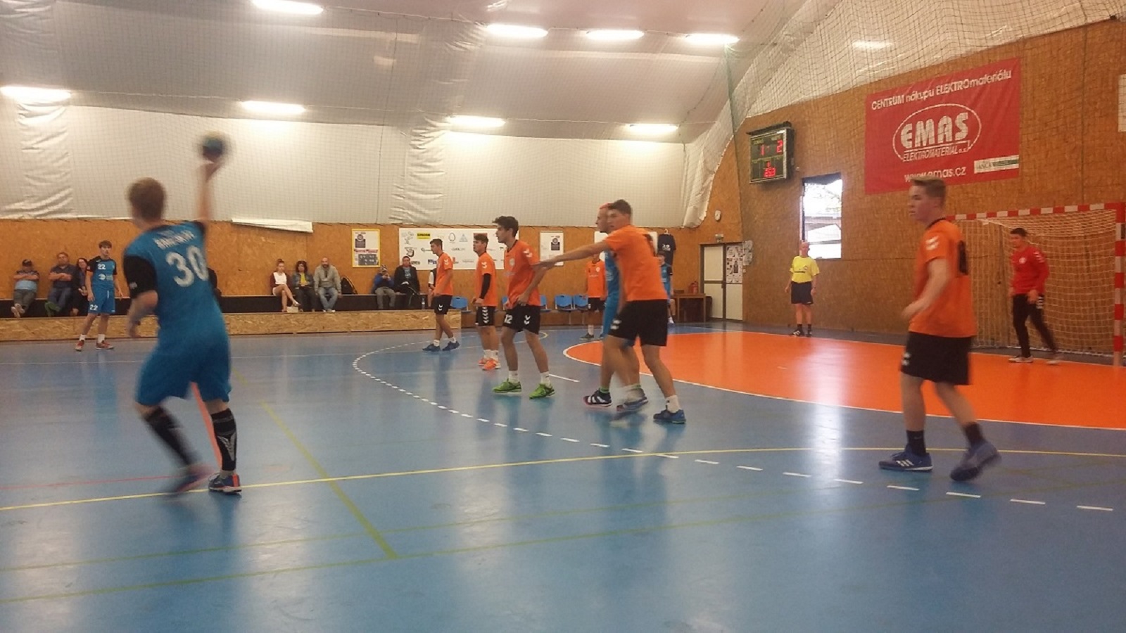 3.kolo II.ligy STD: Sokol Vršovice - Sokol Bělá 25:23 ( 13:11 ) - fotka 2