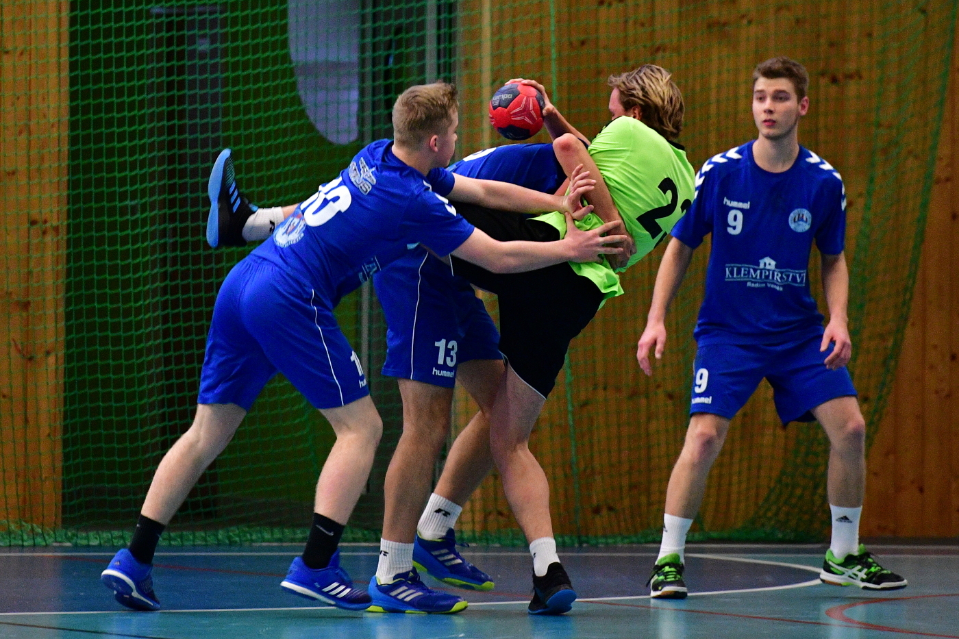 Starší dorost zvládl dohrávku a přezimuje na 3.místě II.ligy - fotka 15