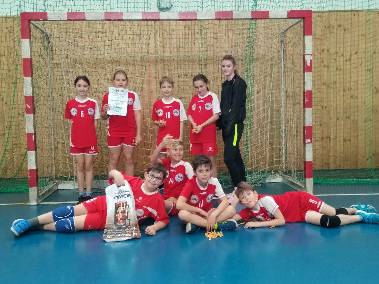 Turnaj mini 4+1 Bělá pod Bezdězem 6.4.2019 - fotka 2