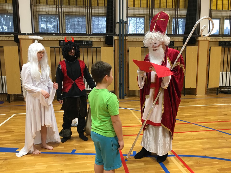 Na trénink přípravky dorazil ČERT, ANDĚL A MIKULÁŠ - fotka 10