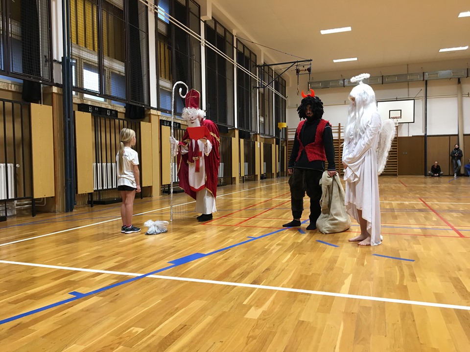 Na trénink přípravky dorazil ČERT, ANDĚL A MIKULÁŠ - fotka 11