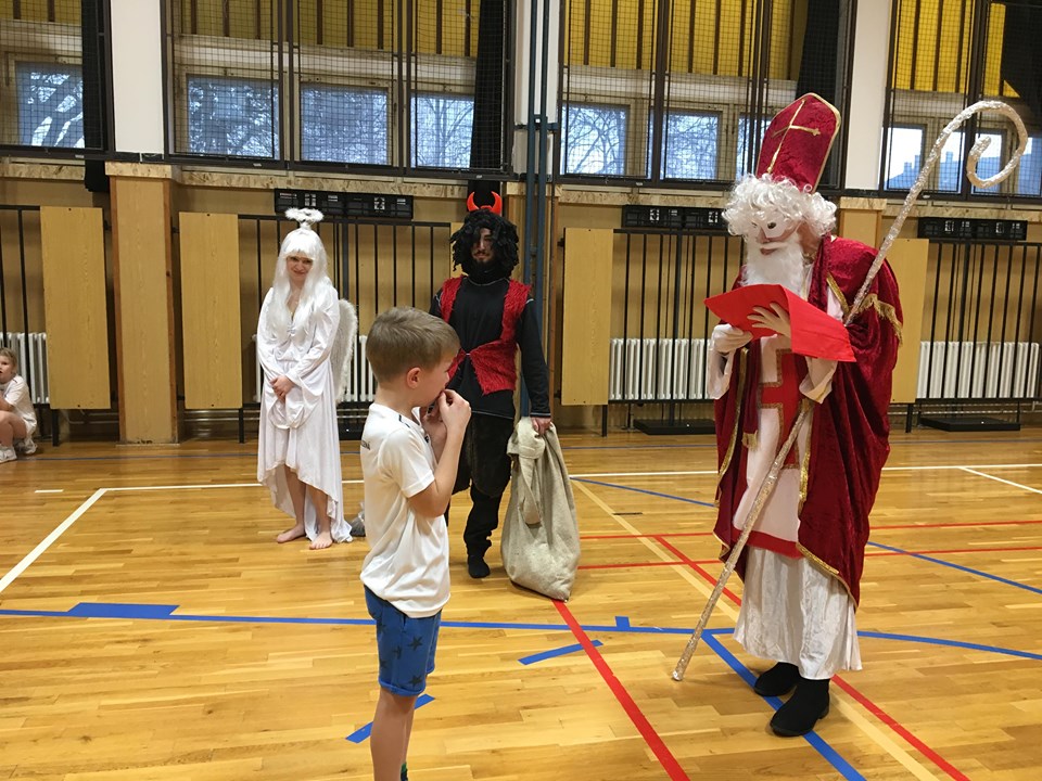 Na trénink přípravky dorazil ČERT, ANDĚL A MIKULÁŠ - fotka 4