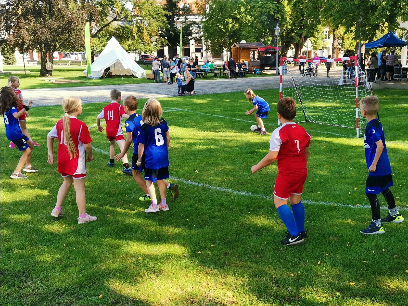 Přípravka a minižáci na Setkání rodáků Bělé - fotka 9