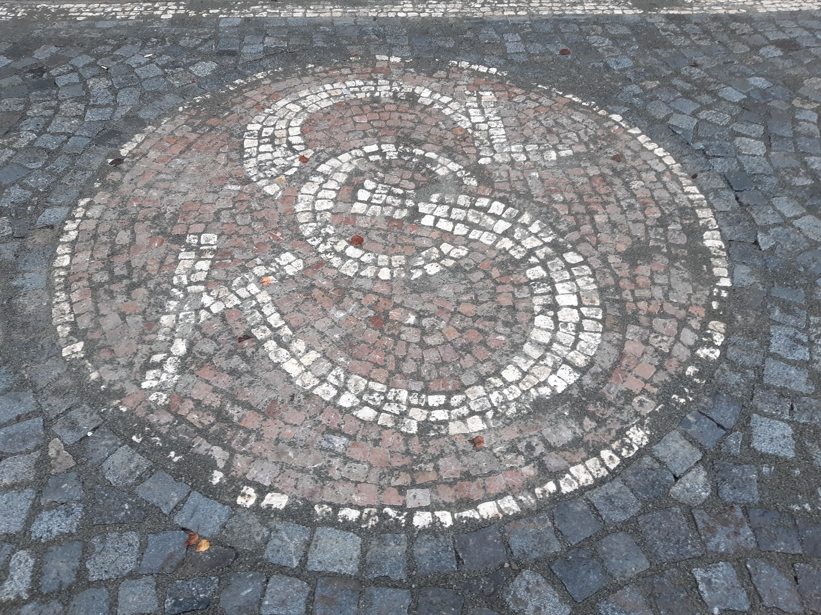 Nové prostranství před Sokolovnou