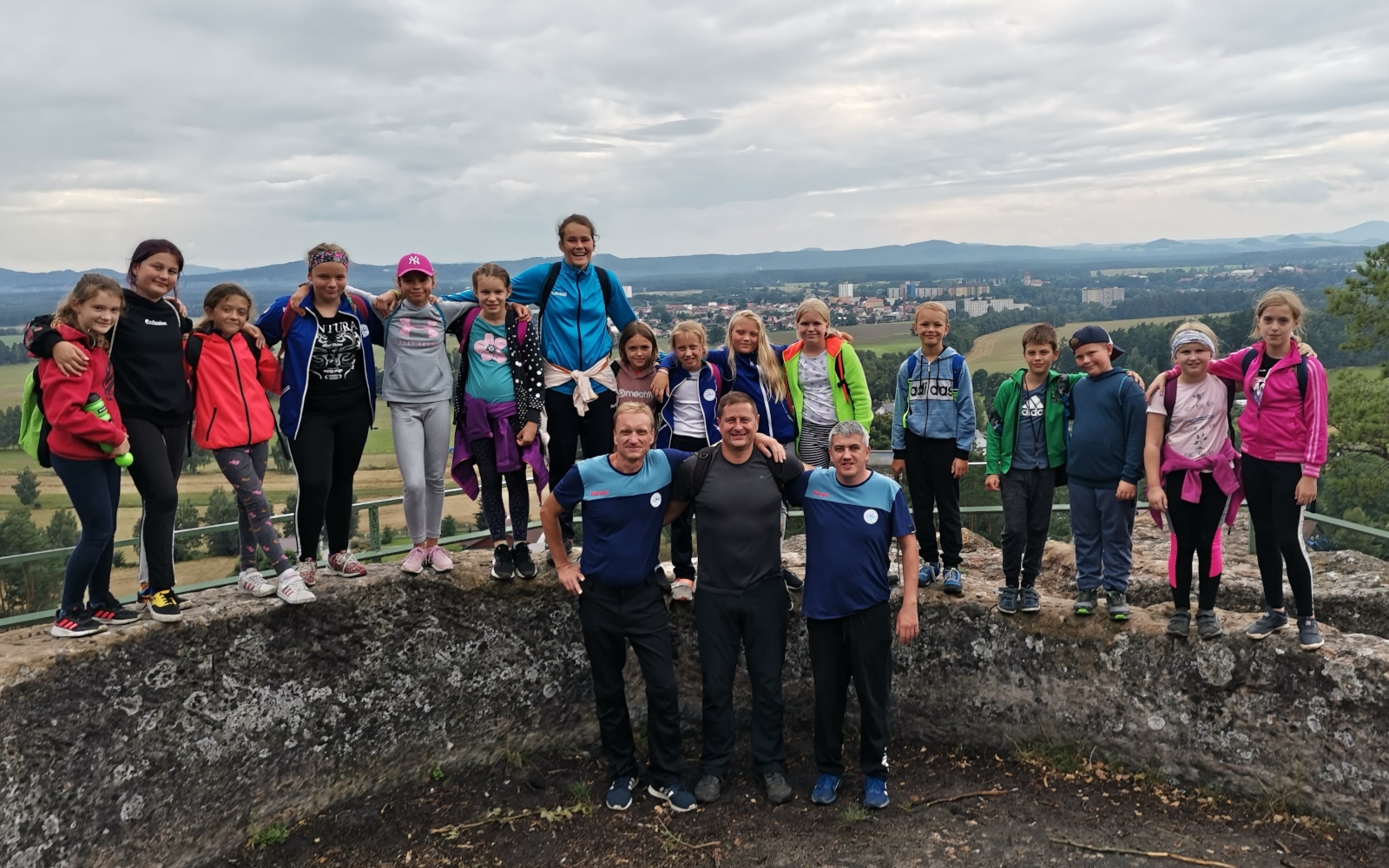 SOUSTŘEDĚNÍ MLADŠÍCH ŽAČEK A MINI ŽÁKŮ - MIMOŇ 2021 - fotka 6