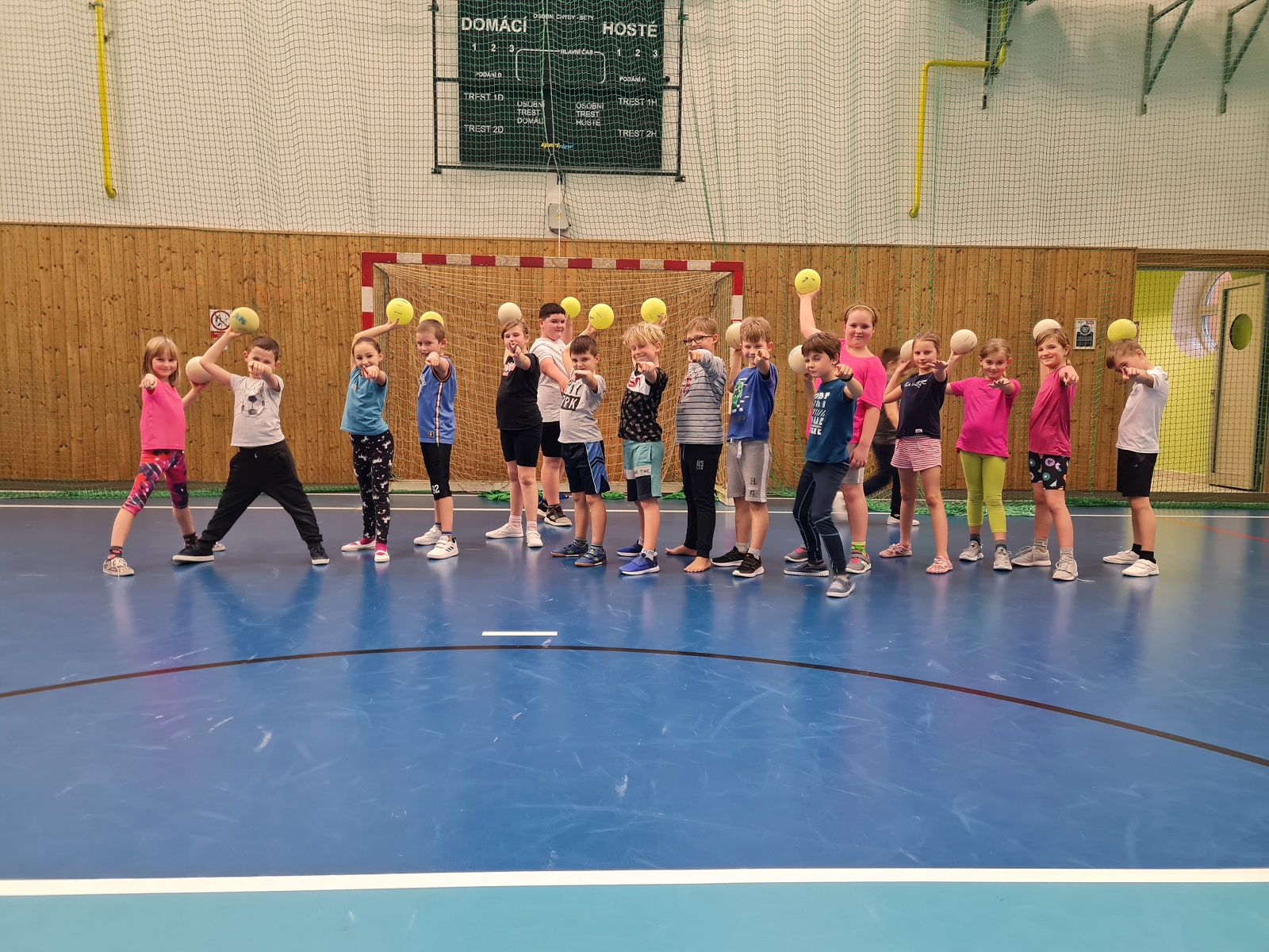 Školní klub házené 5.1. 2022 - fotka 17