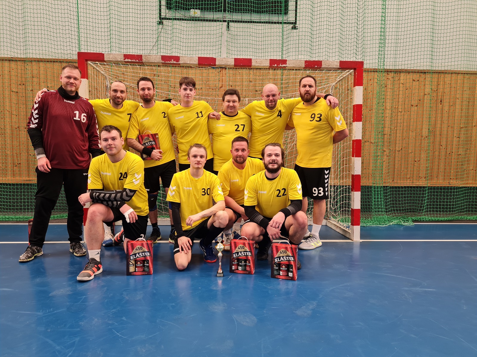 68.ročník turnaje mužů O pohár Máchova kraje vyhrály Louny, domácí Bělá skončila na 3.místě - fotka 4