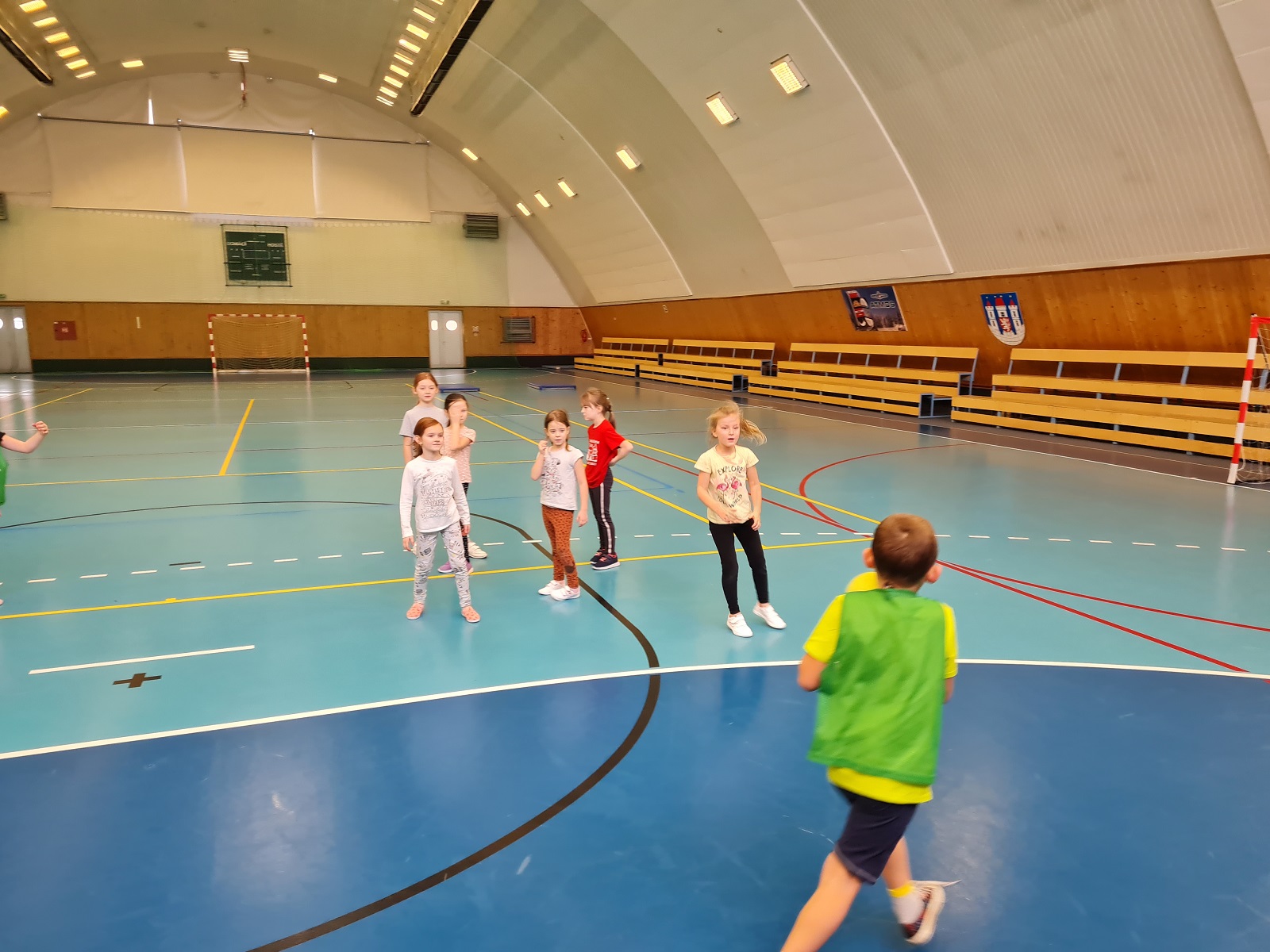 Házená ve škole v našem podání - fotka 13