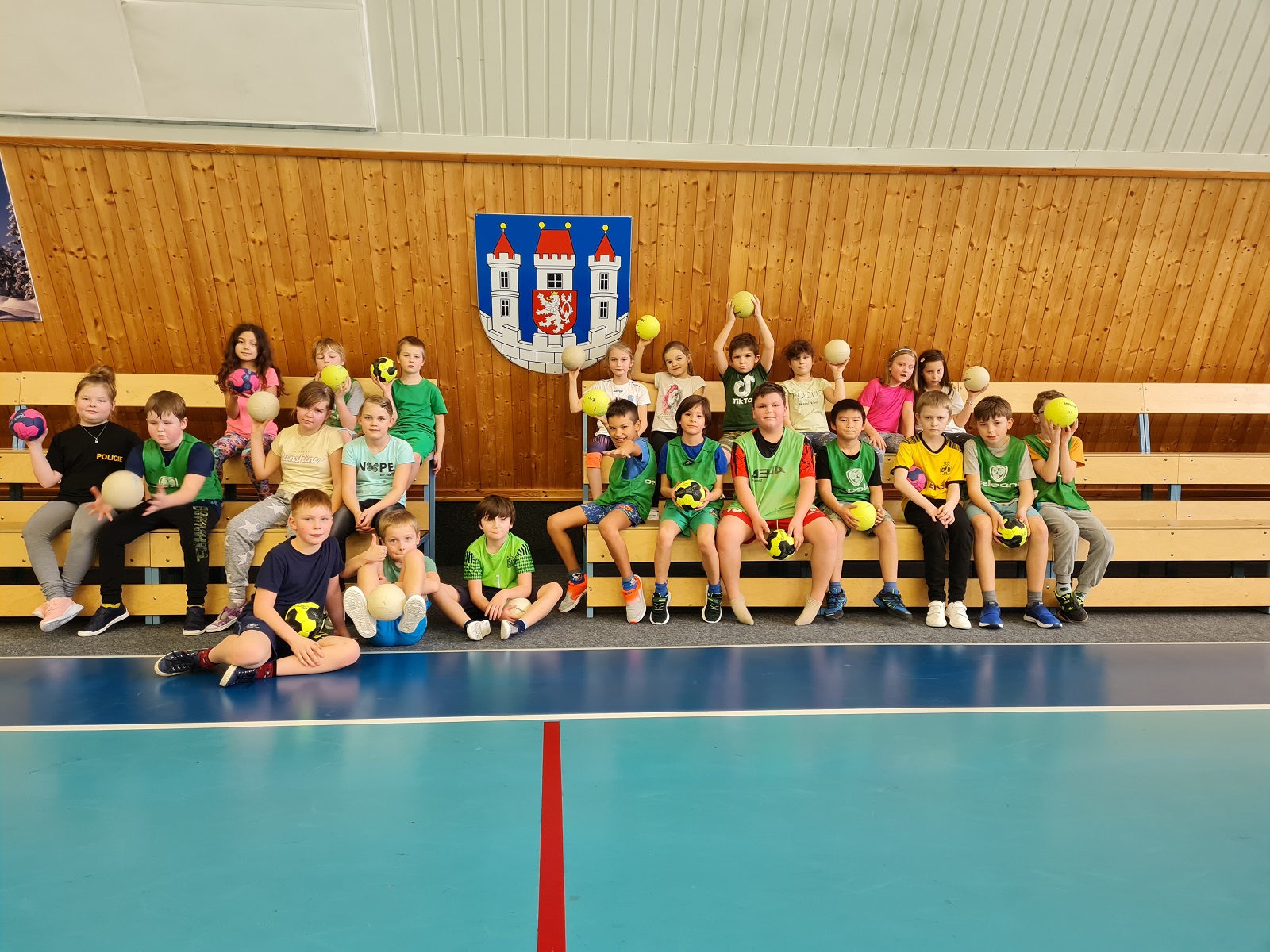 Házená ve škole v našem podání - fotka 21