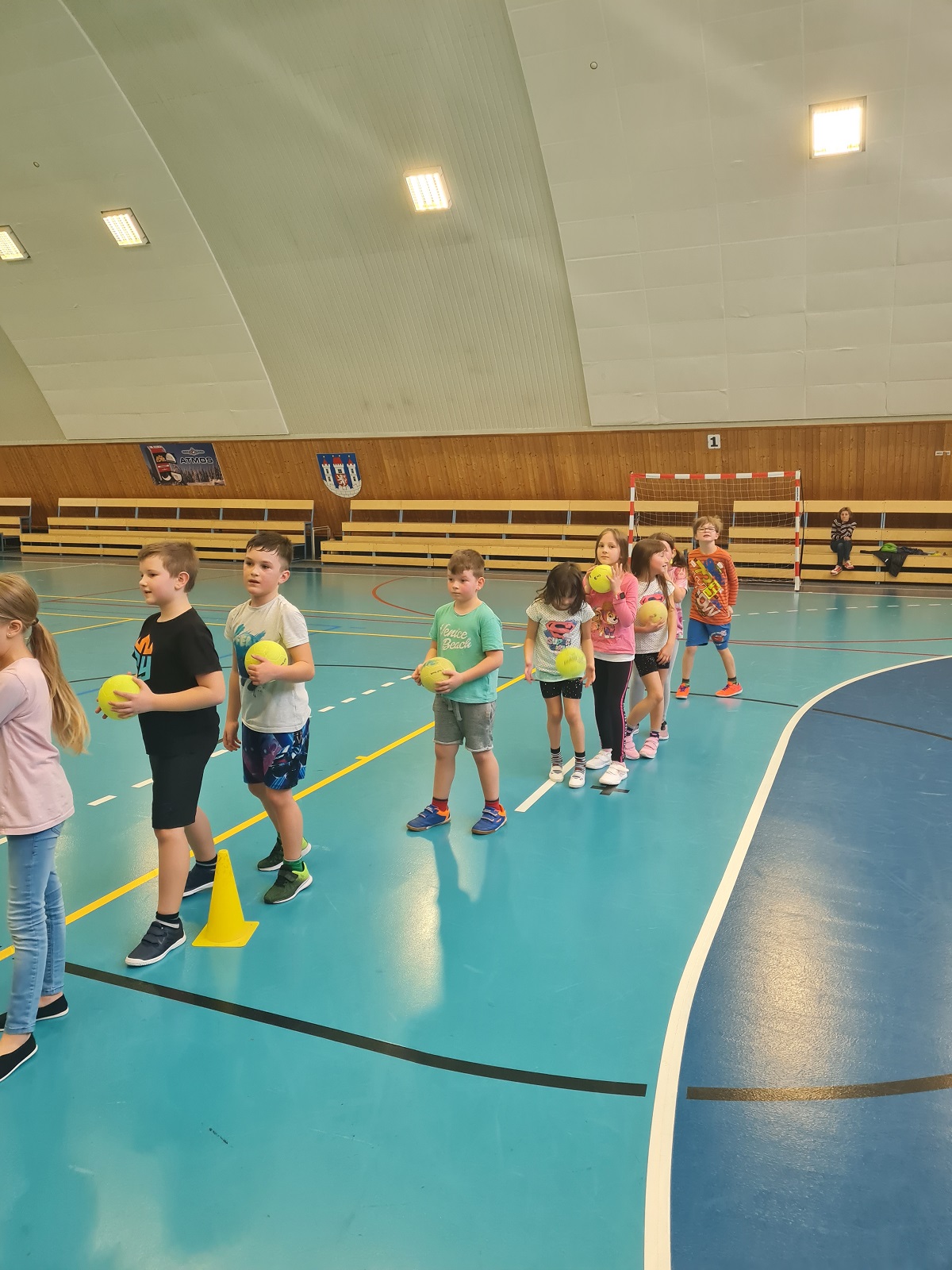 Házená ve škole v našem podání - fotka 5