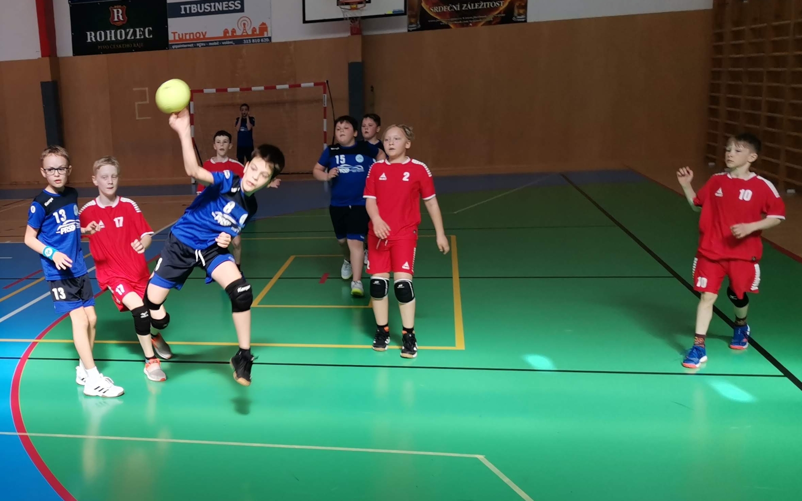 Turnaj minižáků 4+1 v Turnově - 9.4.2022 - fotka 6