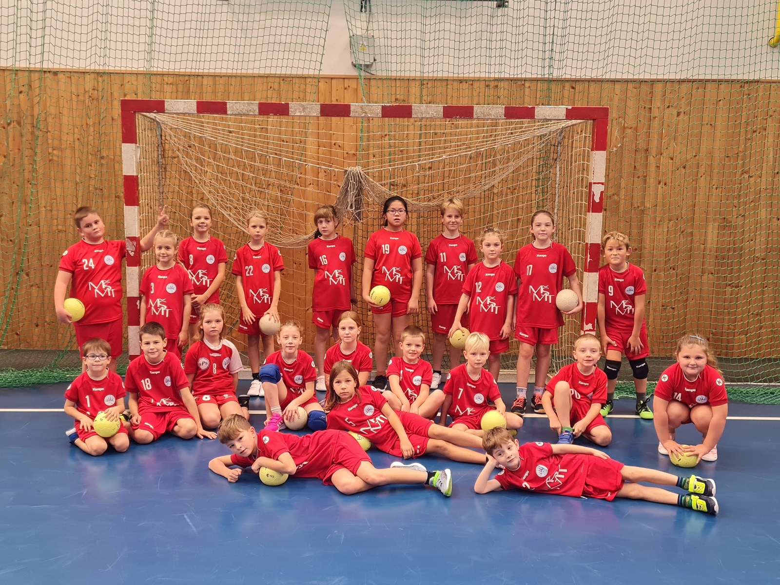 Turnaj přípravky - 13.11. 2022 Bělá p. Bezd. - fotka 2