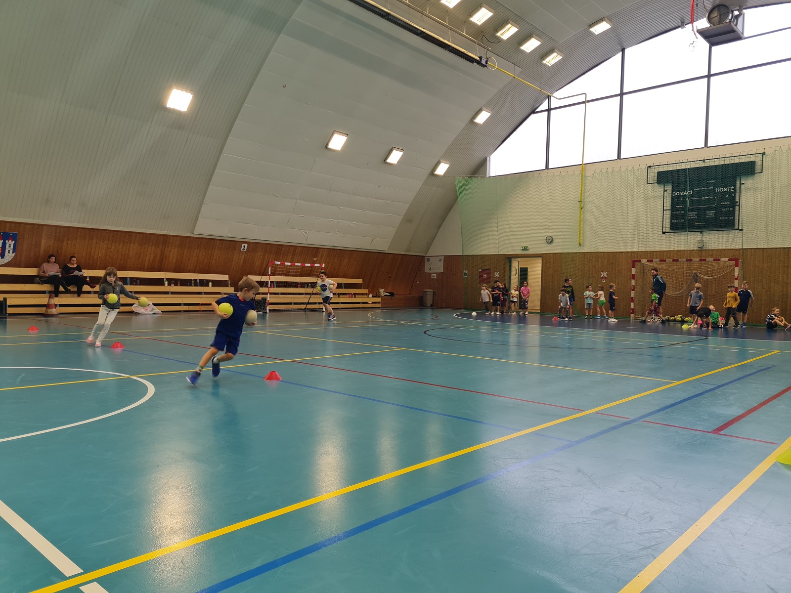 Sportovní dopoledne s házenou 6.12. 2022 - fotka 2