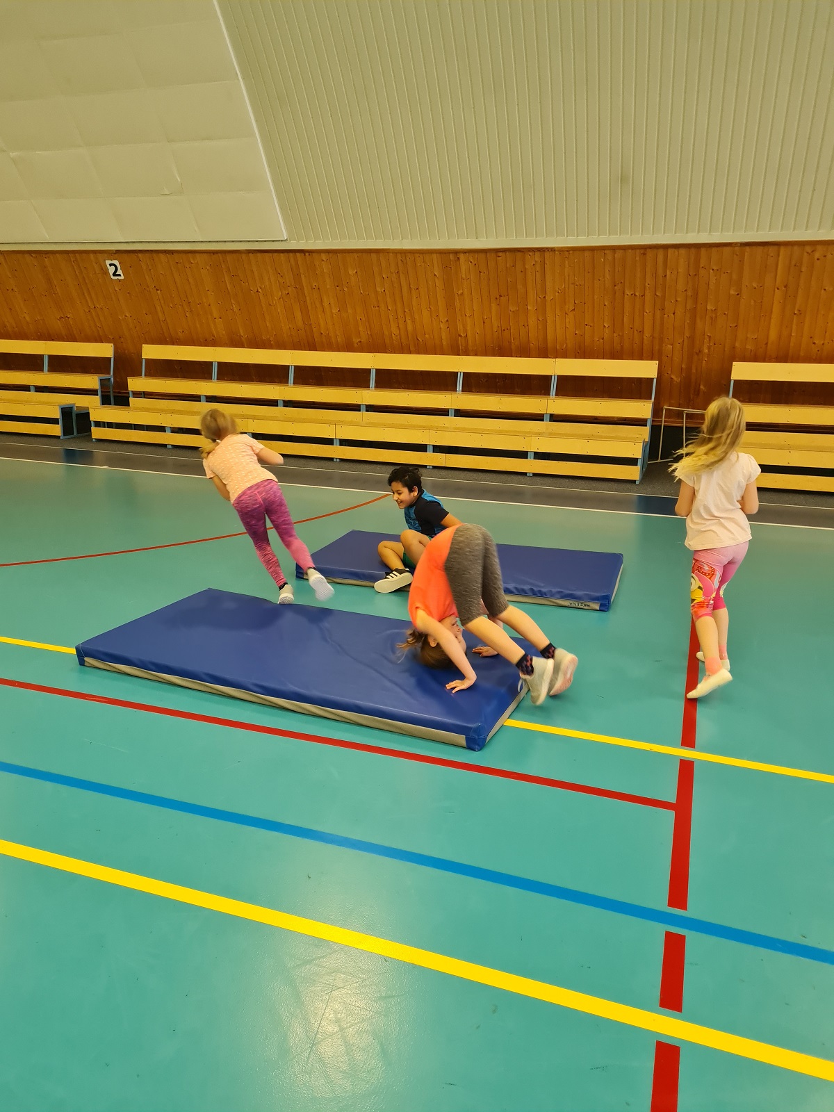 Sportovní dopoledne s házenou 6.12. 2022 - fotka 7