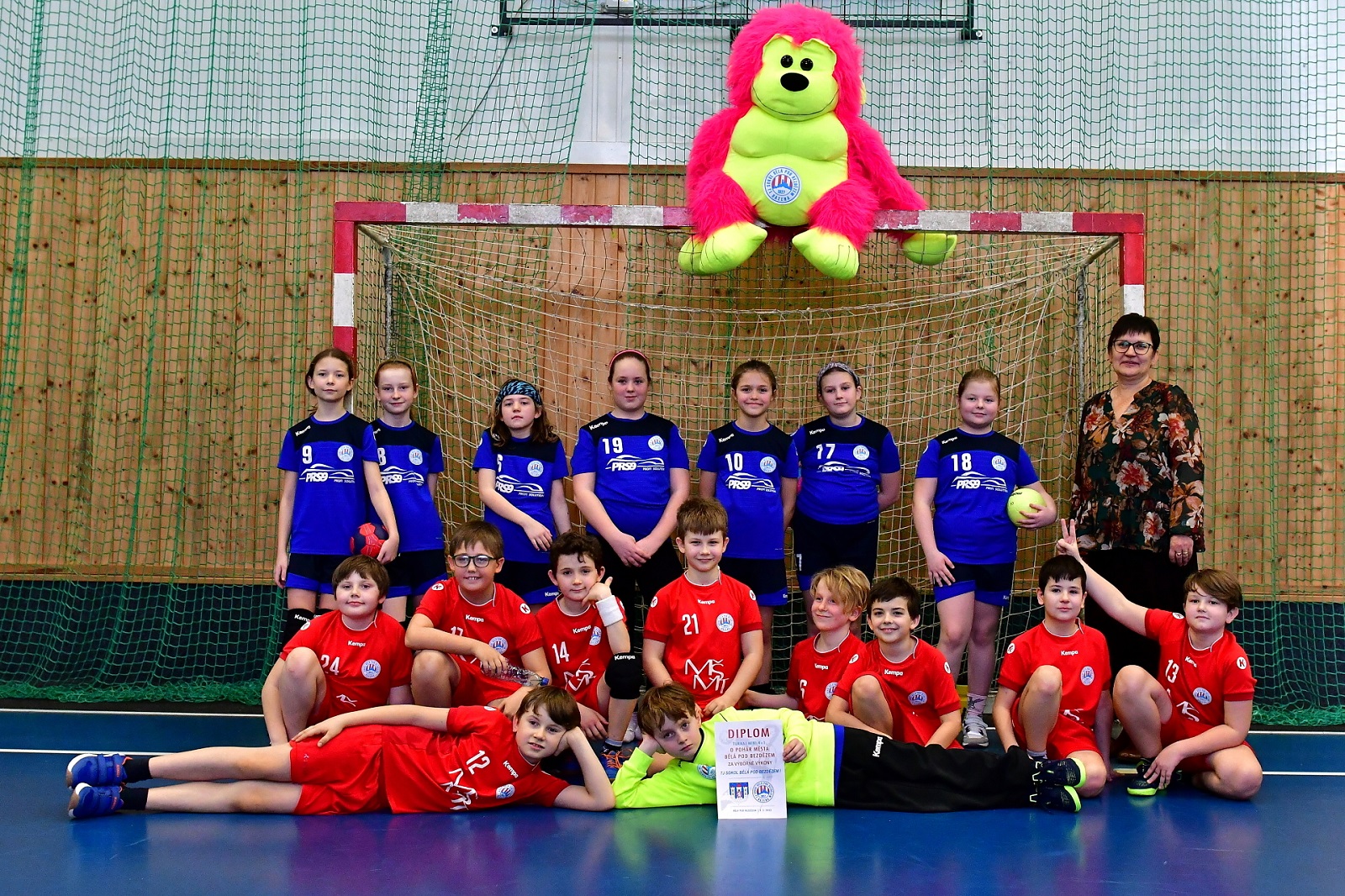 Fotky ze sobotního turnaje mini 4+1  v Bělé p.B. - fotka 2