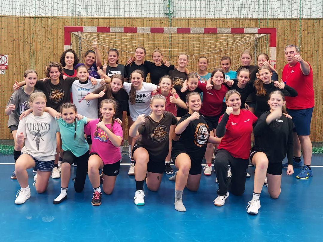 Tréninkový kemp starších žákyň - 15. 10.  Bělá p. B.