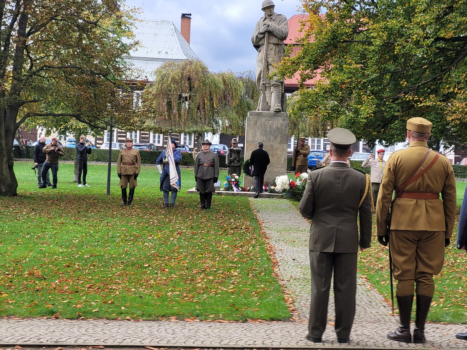 Pietní akt na Masarykově náměstí 28. 10. 2023 - fotka 4