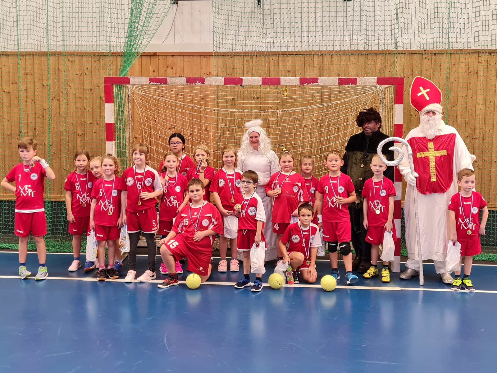 Víkendový 2.- 3. 12. program našich družstev, pozvánka do sportovní haly