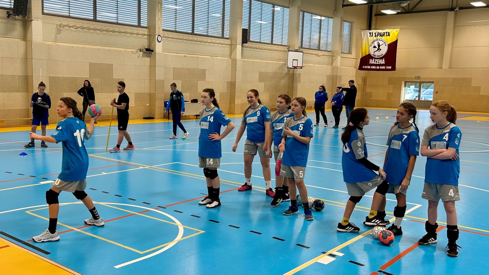 Krajské kolo házenkářského desetiboje proběhlo v Kutné Hoře - fotka 2