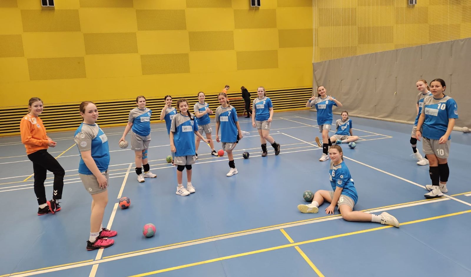 Prague Handball Cup - mladší žákyně - fotka 4