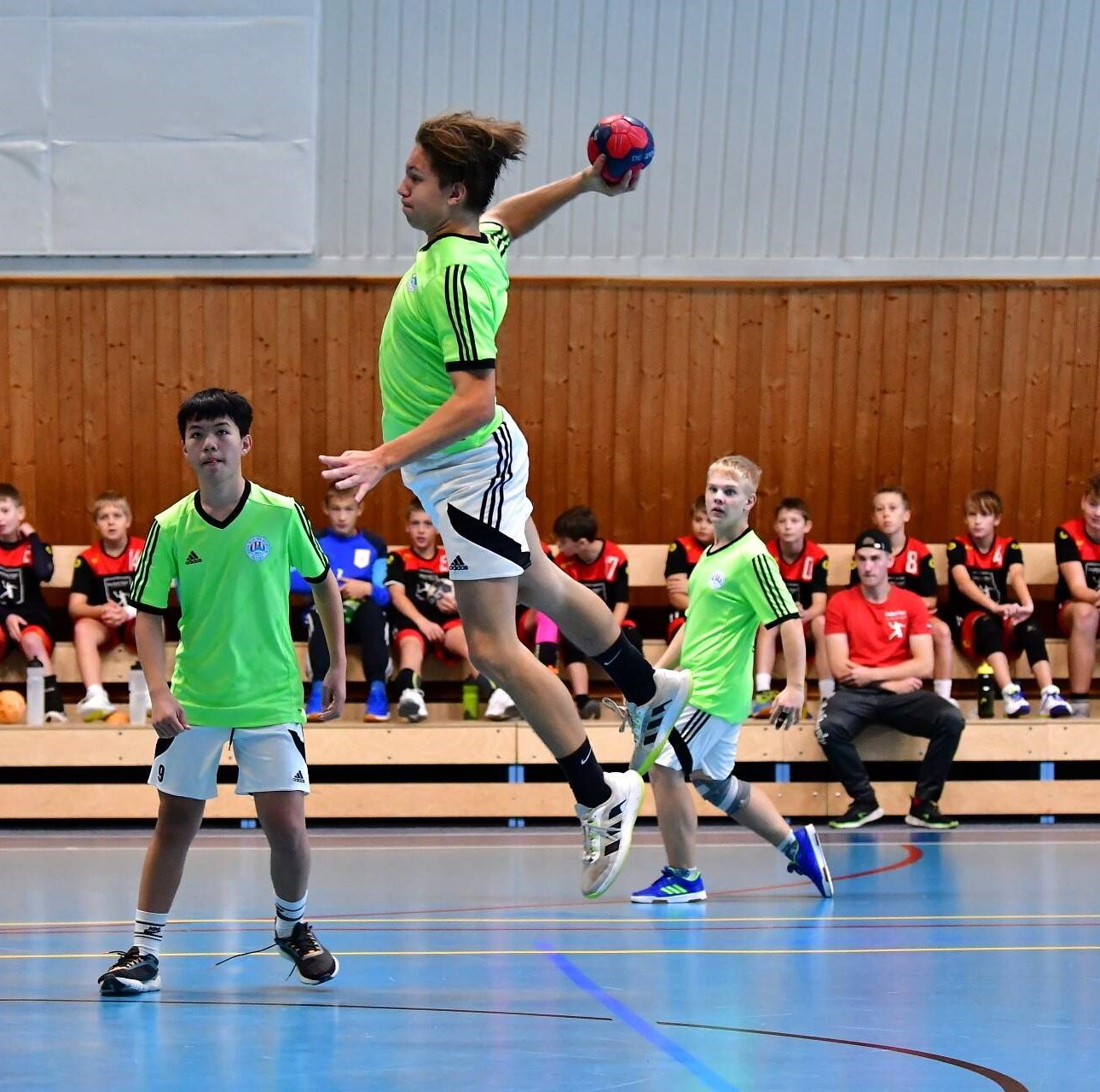 Víkednový program našich družstev 2.- 3. 11.  , pozvánka do sportovní haly