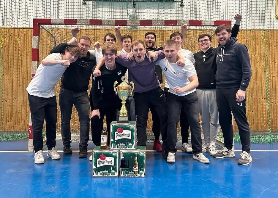 Vítězem 71. ročníku turnaje mužů O pohár Máchova kraje 1.HK Dvůr Králové - fotka 8