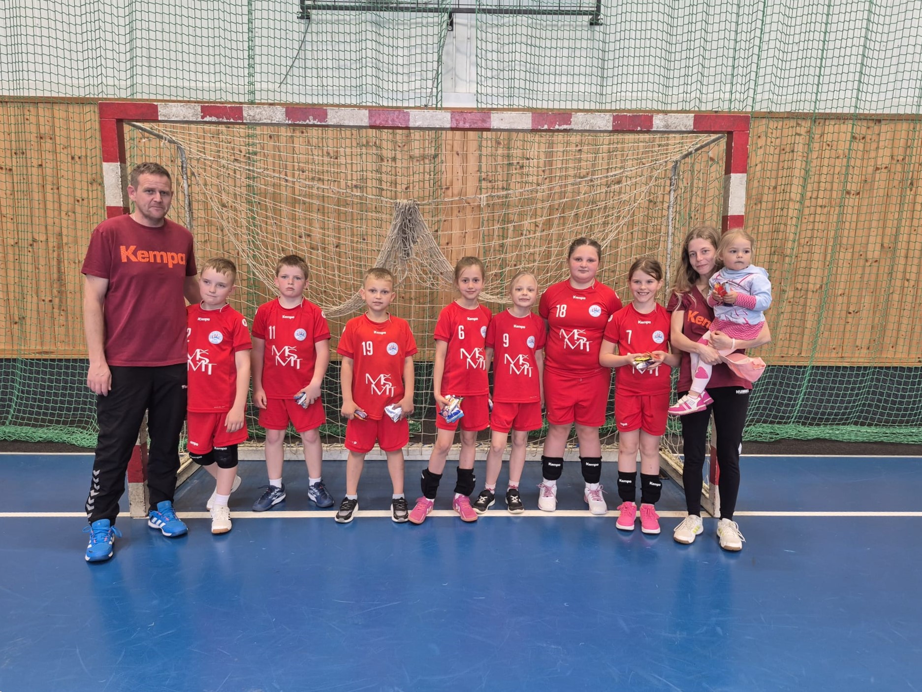 Turnaj mini 4+1 - Bělá p. B.  4. 5.  2025 - fotka 2