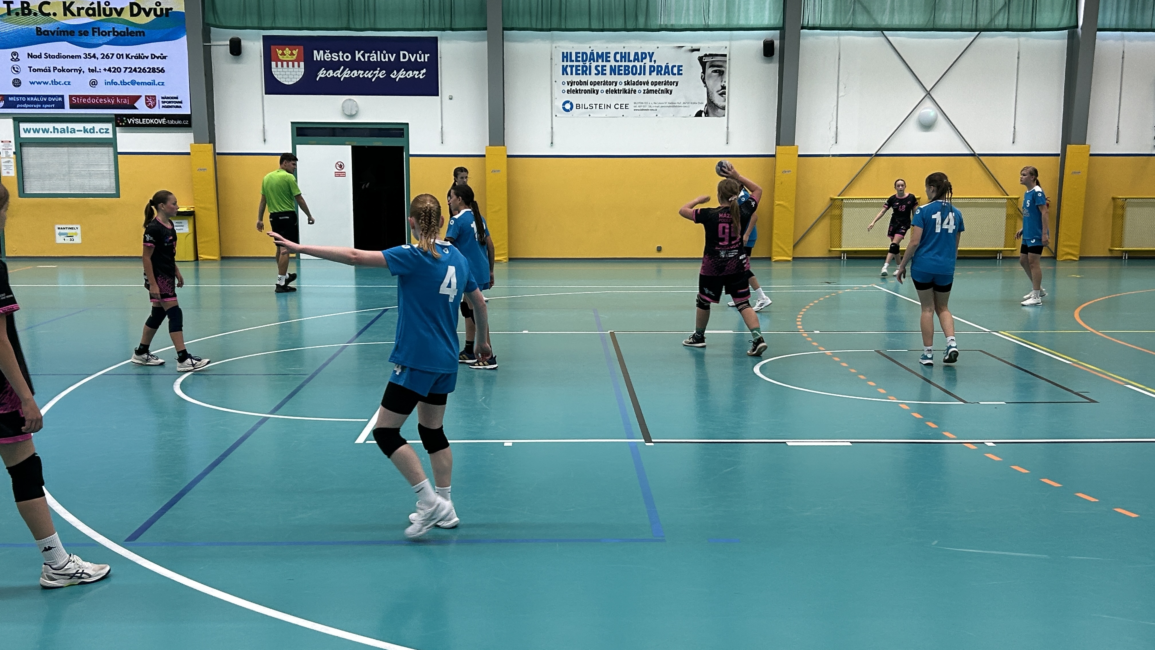 Dvě jasné výhry starších žákyň v Králově Dvoře - fotka 6