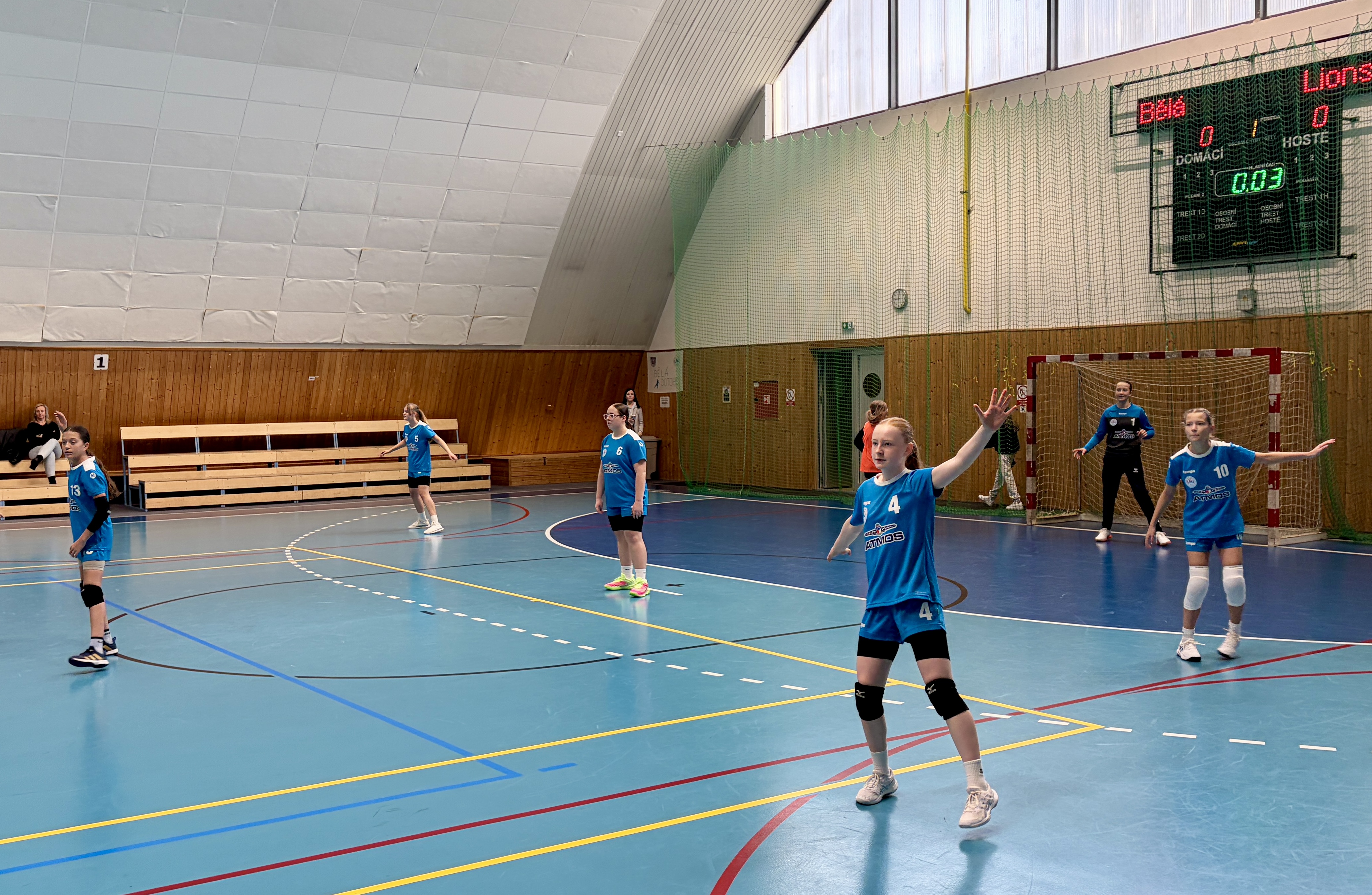 Starší žákyně dominovaly na domácím turnaji - fotka 3