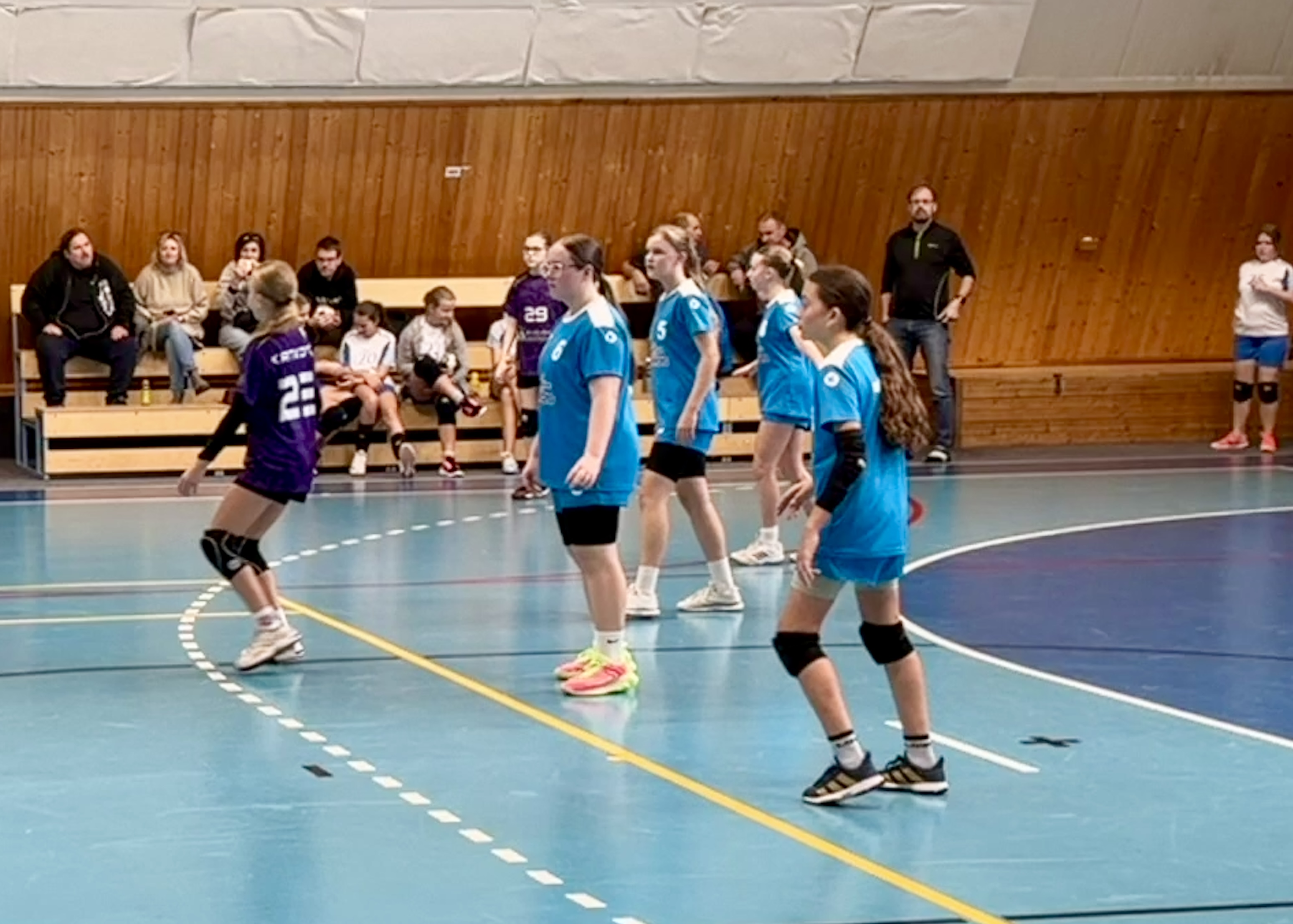 Starší žákyně dominovaly na domácím turnaji - fotka 5