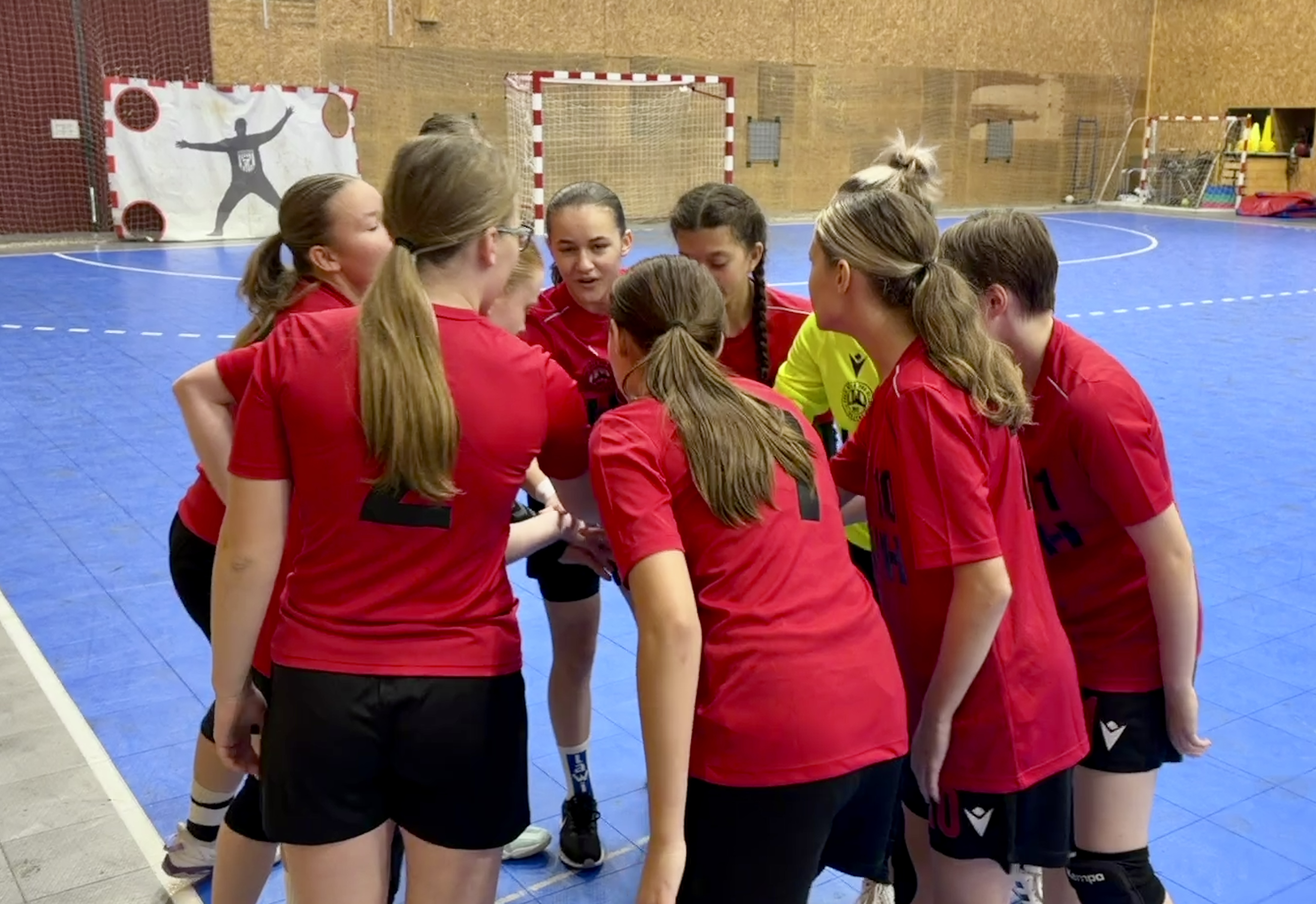 První vítězství mladších dorostenek v Úvalech - fotka 2