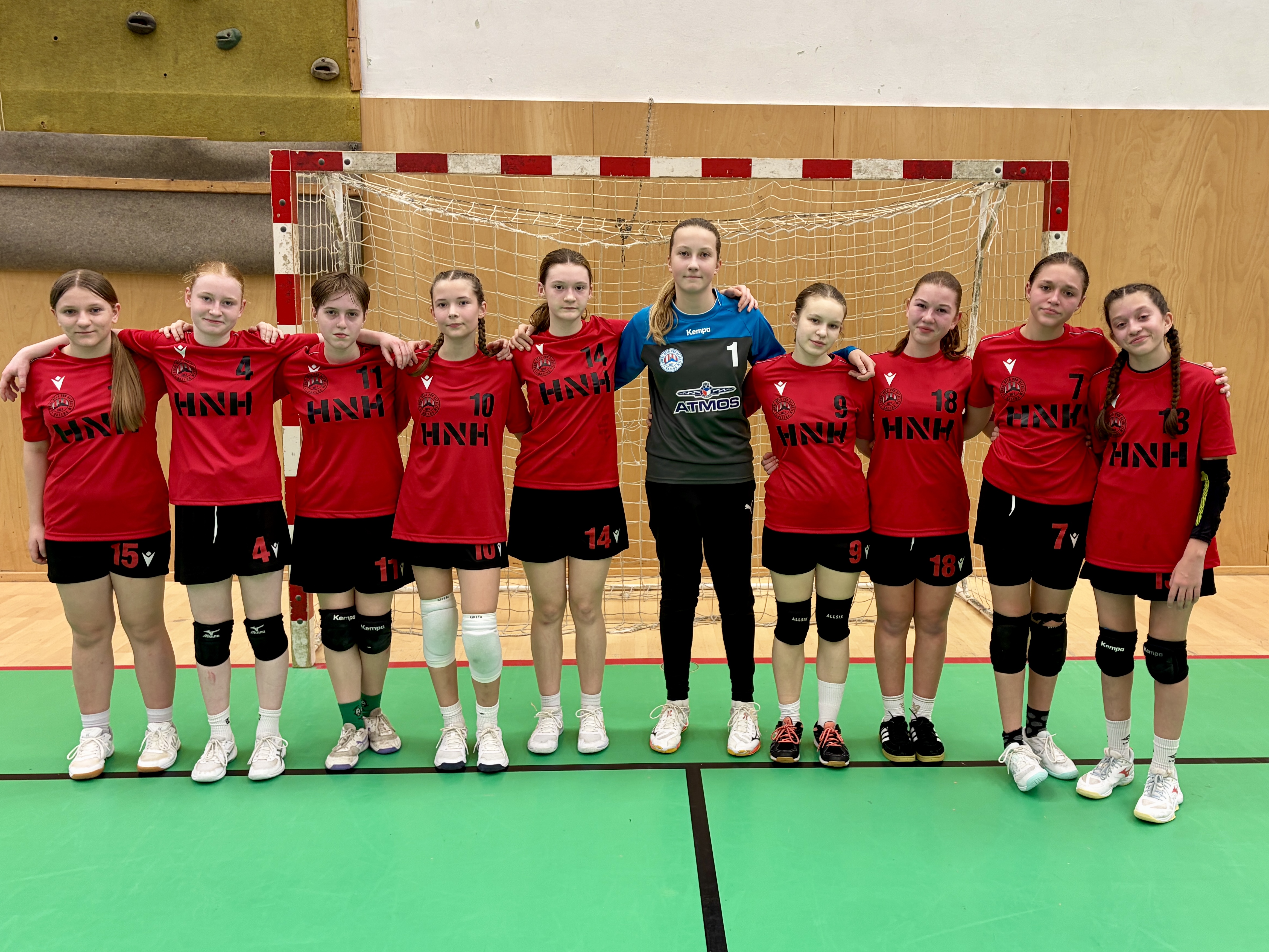 Cenné zkušenosti na turnaji starších žákyň v Turnově