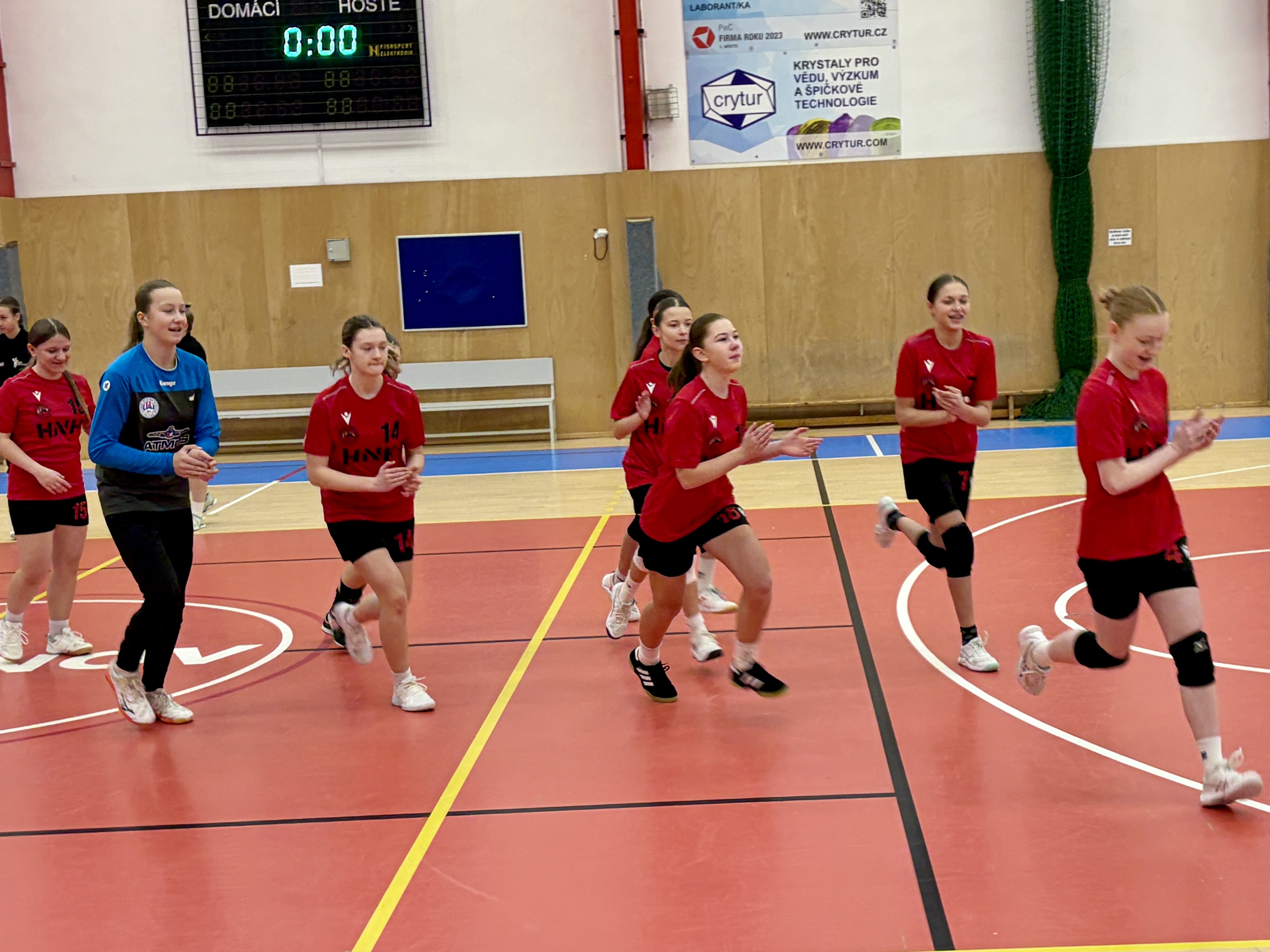 Cenné zkušenosti na turnaji starších žákyň v Turnově