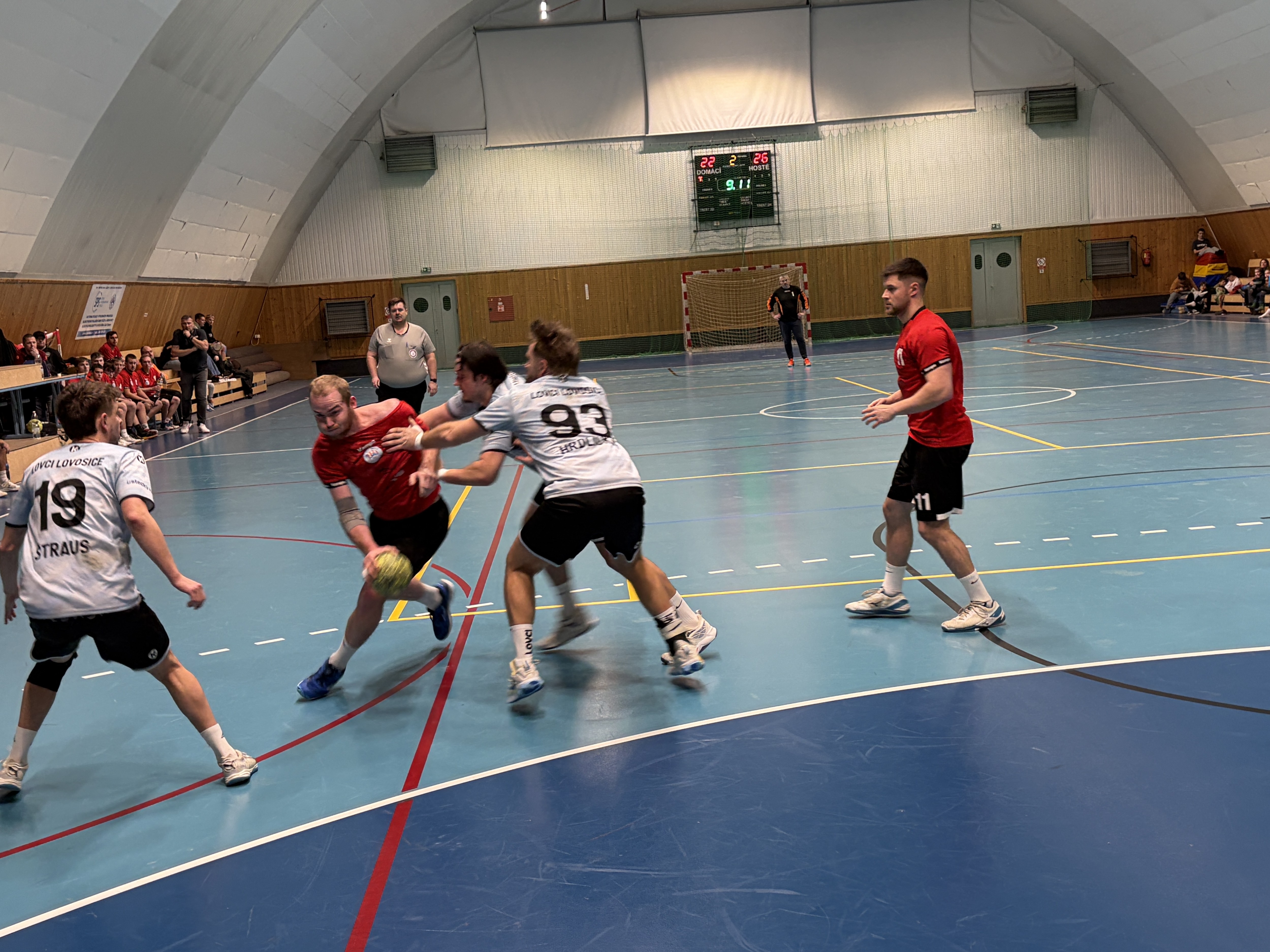 Napínave domácí utkání s rezervou Lovosic - fotka 6